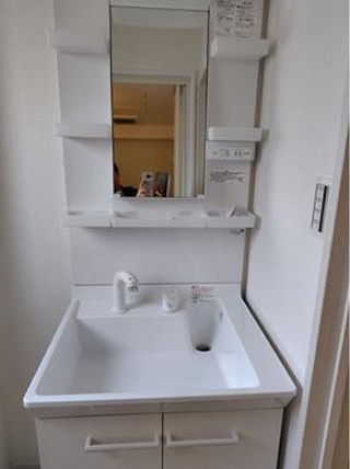 秀和マンションの洗面所