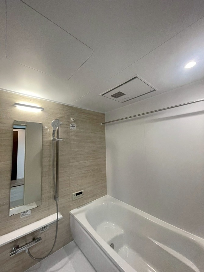 ルネヒューマンズガーデンパラディオB棟の浴室