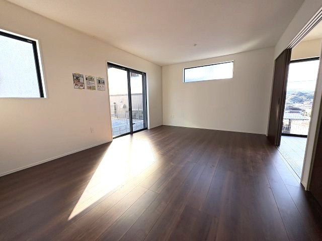 【洋室】 | 大野城市南ケ丘5丁目4期　2号棟（全2棟）【仲介手数料無料・0円】 | 現地写真。1階洋室です。
