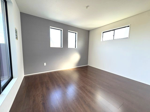 【寝室】 | 大野城市南ケ丘5丁目4期　2号棟（全2棟）【仲介手数料無料・0円】 | 現地写真。2階主寝室です。