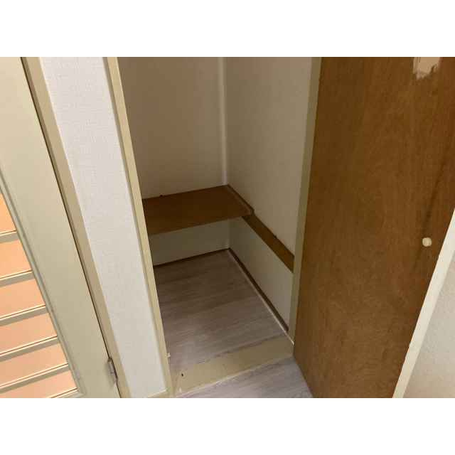 ブラウン第3の内装