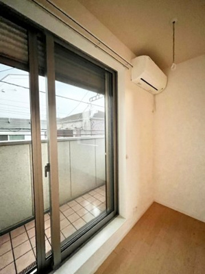 【設備】 | Diva-M | 防犯シャッター・エアコン・室内物干し金具付き♪