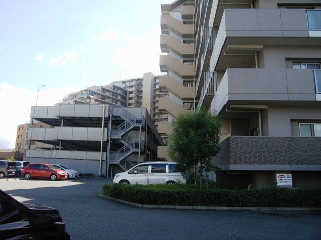 【駐車場】 | ヴューイスト泉ヶ丘