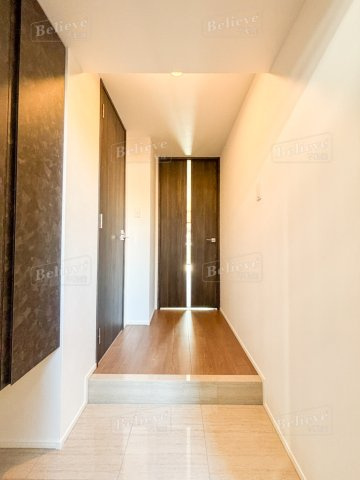 S-RESIDENCE六ツ門abreastIの玄関|シューズボックス付きの玄関☆