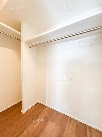 S-RESIDENCE六ツ門abreastIの収納|ウォークインクローゼットなので収納豊富です♪