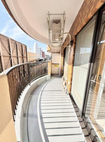 ライオンズマンション三ツ沢公園【仲介手数料無料】のバルコニー