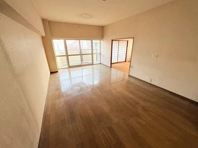 ポートピアプラザC棟の居間・リビング