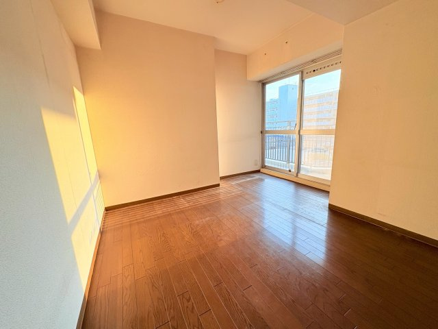 ポートピアプラザC棟の洋室