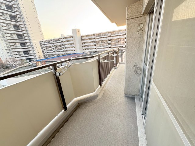 ポートピアプラザC棟のバルコニー