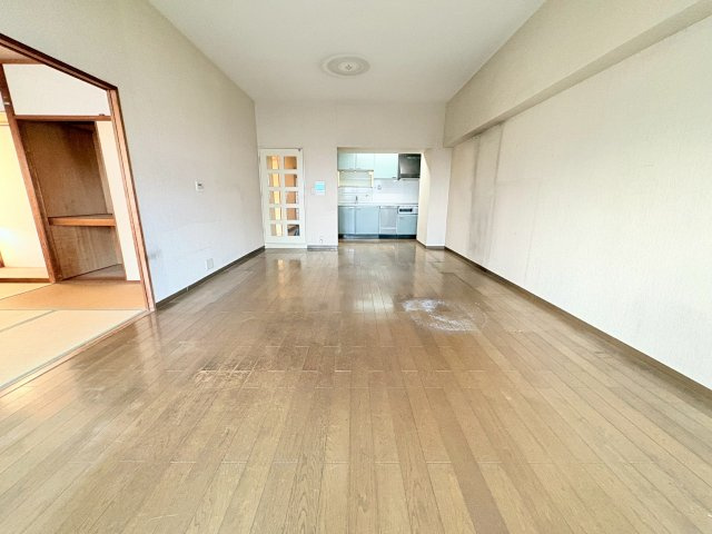 ポートピアプラザC棟の居間・リビング