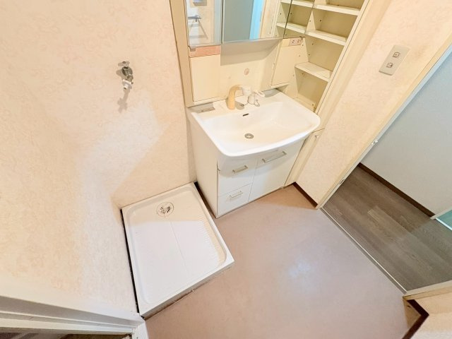 ポートピアプラザC棟の独立洗面台