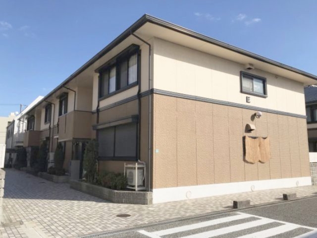 プレステージ芦屋E棟の外観|ゆったりと配置された敷地内の建物です。
