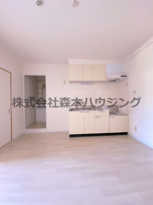 【居間・リビング】 | 　グリーンピア東寝屋川 | ゆったり過ごせる居間です
