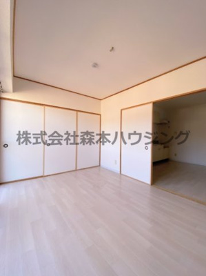 【洋室】 | 　グリーンピア東寝屋川 | リビングスペース代わりに使えそうな洋室です