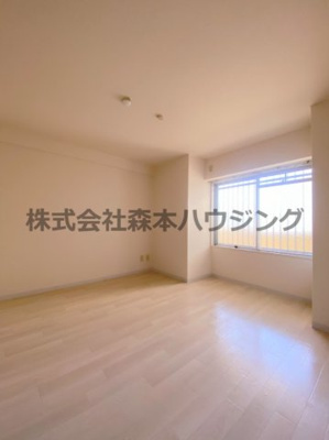 【洋室】 | 　グリーンピア東寝屋川 | 使い勝手のいい洋室です