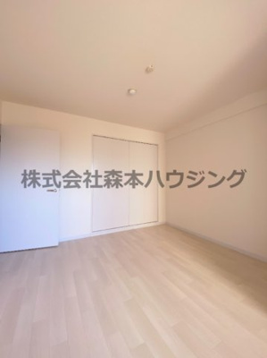 【寝室】 | 　グリーンピア東寝屋川 | 落ち着いて過ごせるお部屋なので、寝室にいかがでしょうか