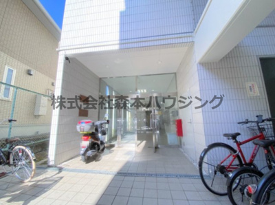 【エントランス】 | 　グリーンピア東寝屋川 | 清潔なエントランスです