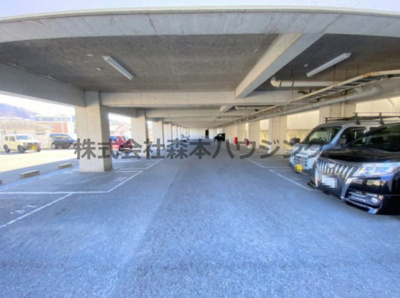 【駐車場】 | 　グリーンピア東寝屋川 | 駐車場に車を止められます