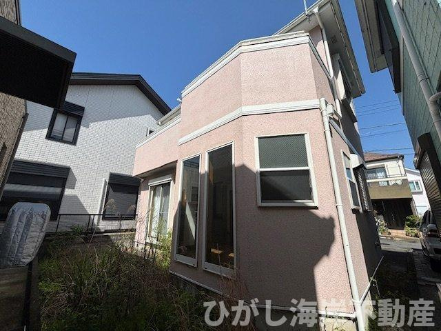 平塚市御殿3　中古戸建の外観|陽当たりにこだわった設計。南面ワイド開口の邸宅。