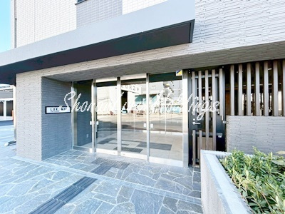 藤沢市弥勒寺１丁目の賃貸マンションのエントランス