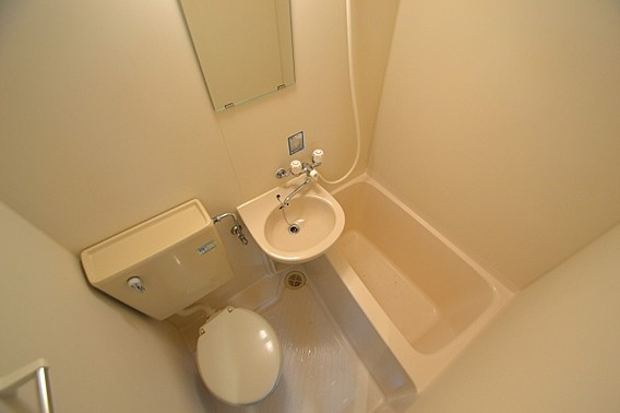 ワコーレフット篠原の浴室