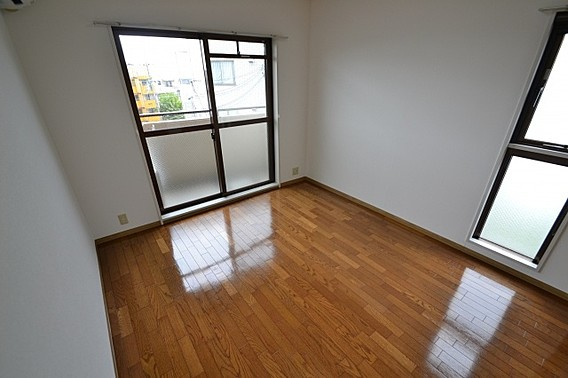 ワコーレフット篠原の洋室