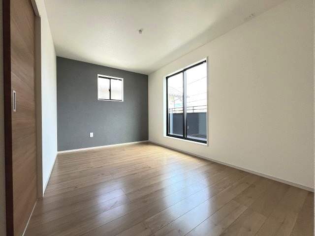 【寝室】 | 糟屋郡志免町志免2丁目7期　1号棟（全1棟）【仲介手数料無料・0円】 | 現地写真。2階主寝室です。