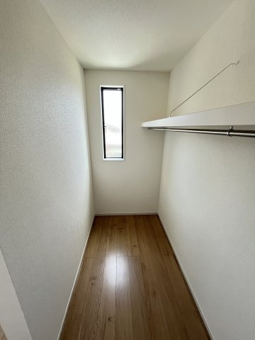 【収納】 | 糟屋郡志免町志免2丁目7期　1号棟（全1棟）【仲介手数料無料・0円】 | 現地写真。ウォークインクローゼットです。