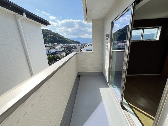 【バルコニー】 | 糟屋郡志免町志免2丁目7期　1号棟（全1棟）【仲介手数料無料・0円】 | 施工例。施工例は完成時と異なる場合があります。