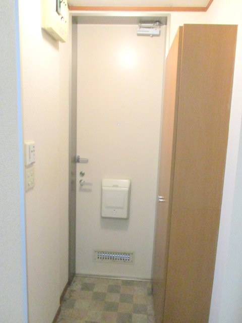 ルミエール千歳台の玄関