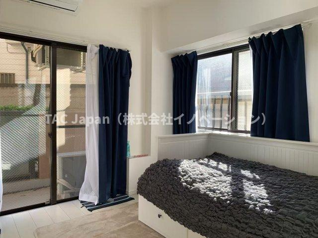 パシフィック西日暮里の洋室|余白のある空間は、暮らしの変化にしなやかに寄り添うキャンバスのような存在。朝の支度や夜のくつろぎ時間を、自分らしく彩りながら過ごせる場所がここにあります。
