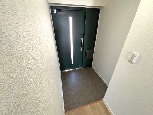 上野ハイツの玄関