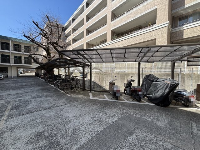 上野ハイツの駐車場