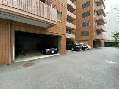 【駐車場】 | 明石町ツインクロス | 駐車場があるので、車を買う予定の方も安心です