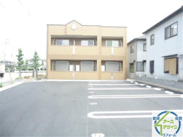 ロイヤルコーポの駐車場