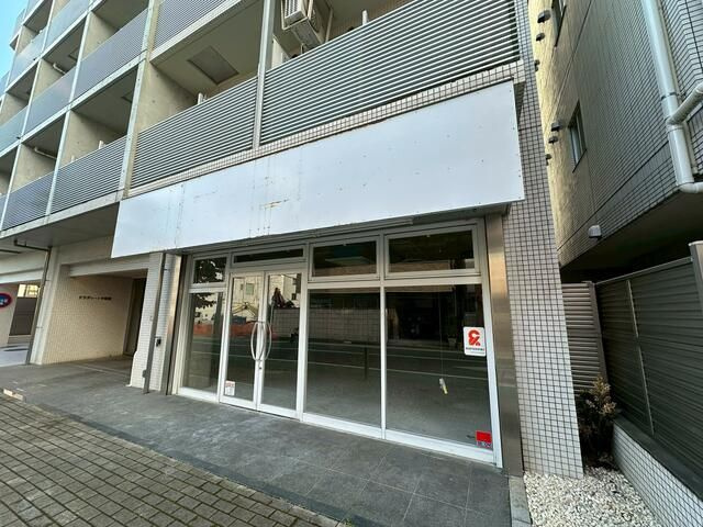 板橋区弥生町の店舗事務所の外観