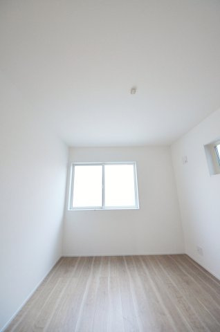 吉島新町二丁目の洋室|全居室収納スペース有、お部屋が広く綺麗に使えます