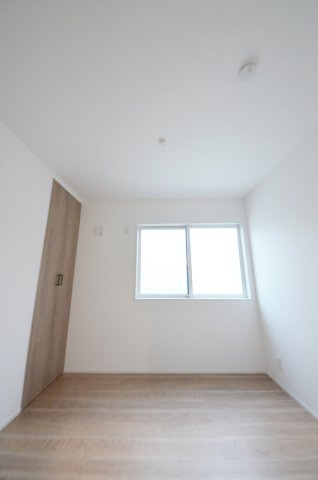 吉島新町二丁目の洋室|全居室収納スペース有、お部屋が広く綺麗に使えます