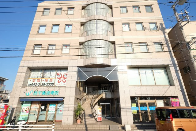 新日本オフィスビルの外観