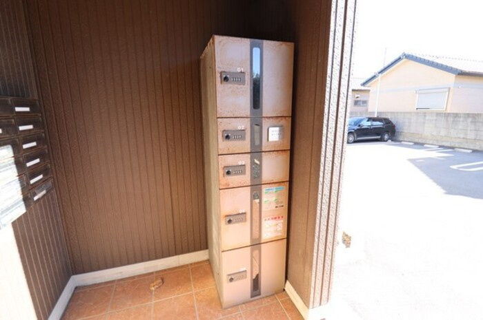 シュロス下津のその他共用部分|宅配BOX完備