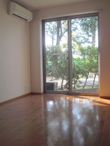 パークサイド西川の洋室