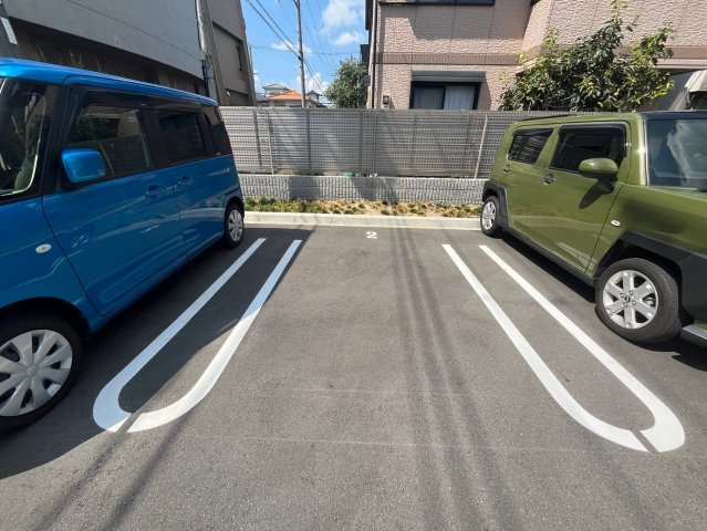 ヴィアソーレ摂津の駐車場