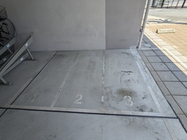 プロスパー江坂479の駐車場