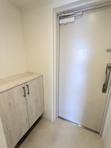 プロスパー江坂479の玄関|905