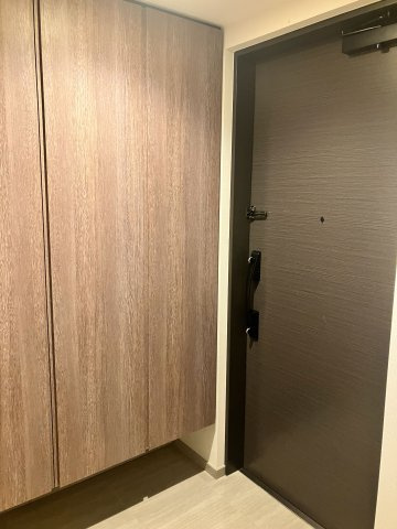 ザファインタワー梅田豊崎の玄関|収納もある玄関です