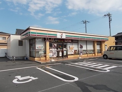 【周辺】 | ラフレシ－ル・Ｋ | セブンイレブン　松岡南店まで650m
