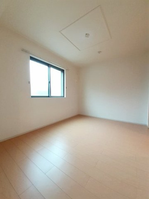 【内装】 | ミドルＡ | 明るい色調の室内です