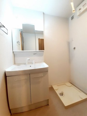 【洗面所】 | プレアリ・アドバンスＡ | 広い洗面スペース