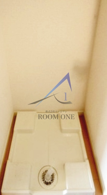 ボヌール和泉の設備|洗濯機置き場です。