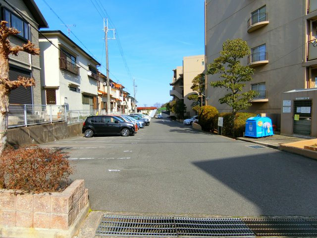 ガーデンハイム狭山A棟の駐車場